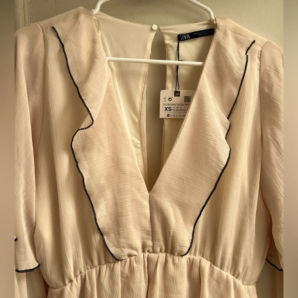 Ivory Ruffled V-Neck Romper - Picture 2 of 3